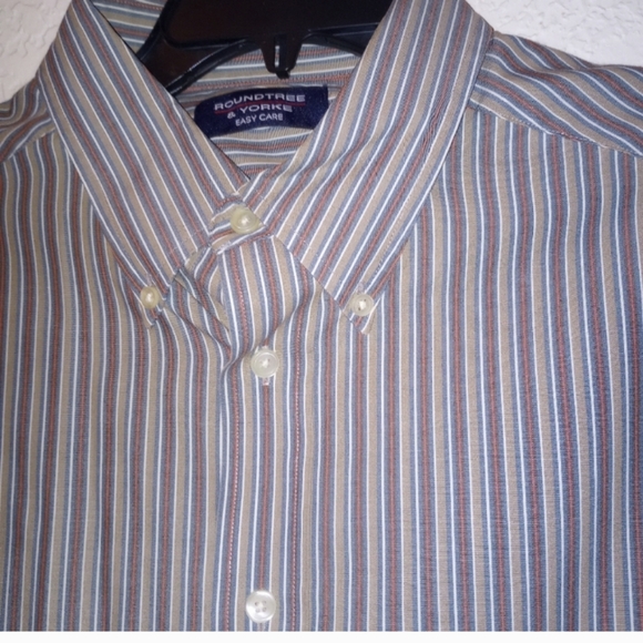 Roundtree & York Men's XLT Short Sleeve Button Down Big & Tall Shirt - Picture 2 of 7